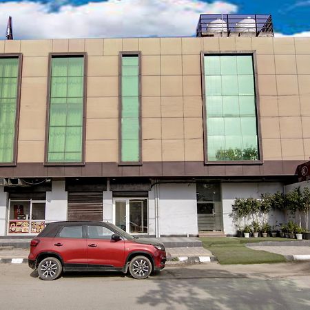 Hotel Silky Palace Near Igi Airportt นิวเดลี ภายนอก รูปภาพ