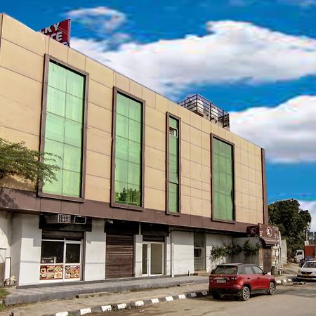 Hotel Silky Palace Near Igi Airportt นิวเดลี ภายนอก รูปภาพ