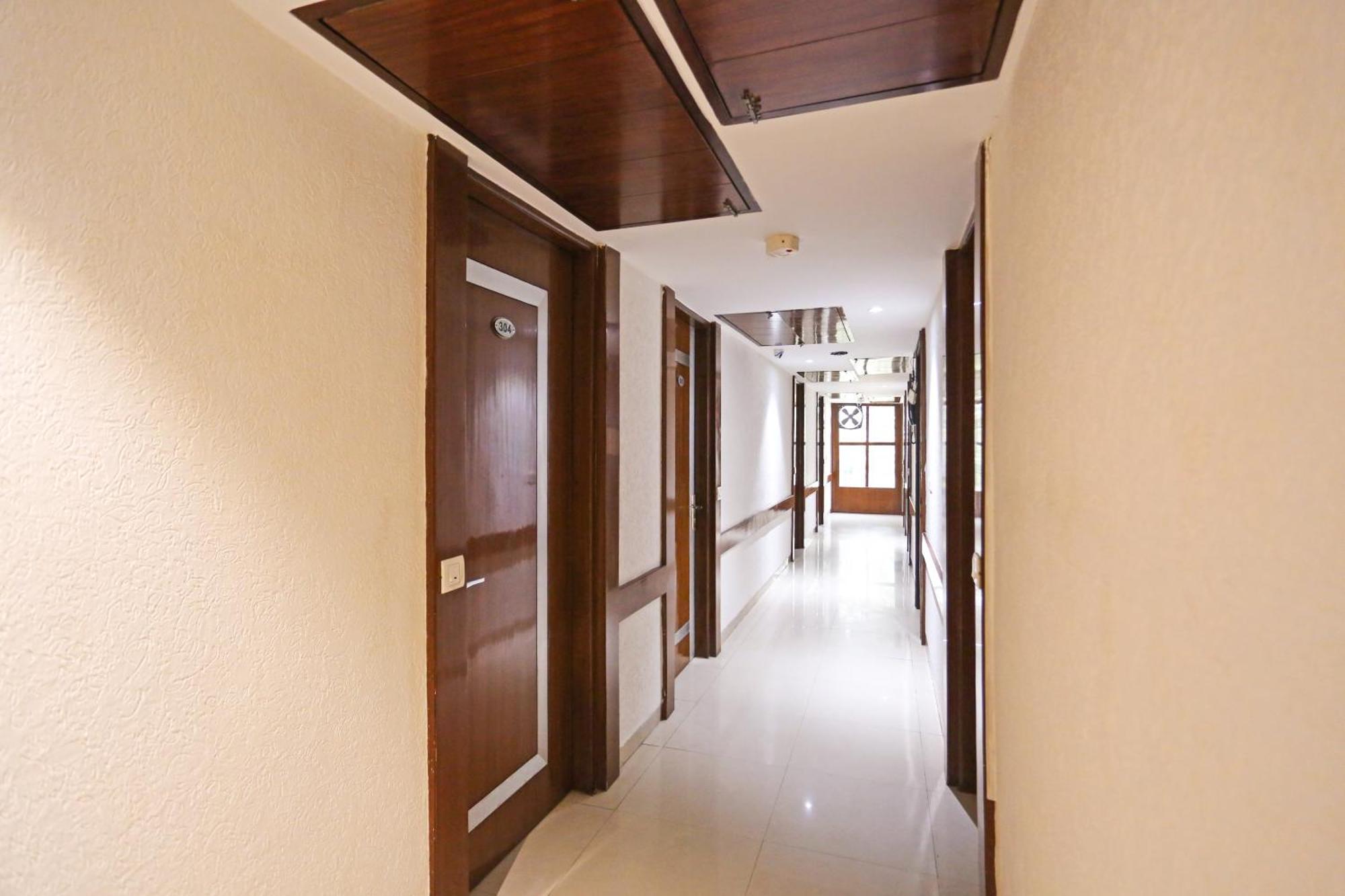Hotel Silky Palace Near Igi Airportt นิวเดลี ภายนอก รูปภาพ