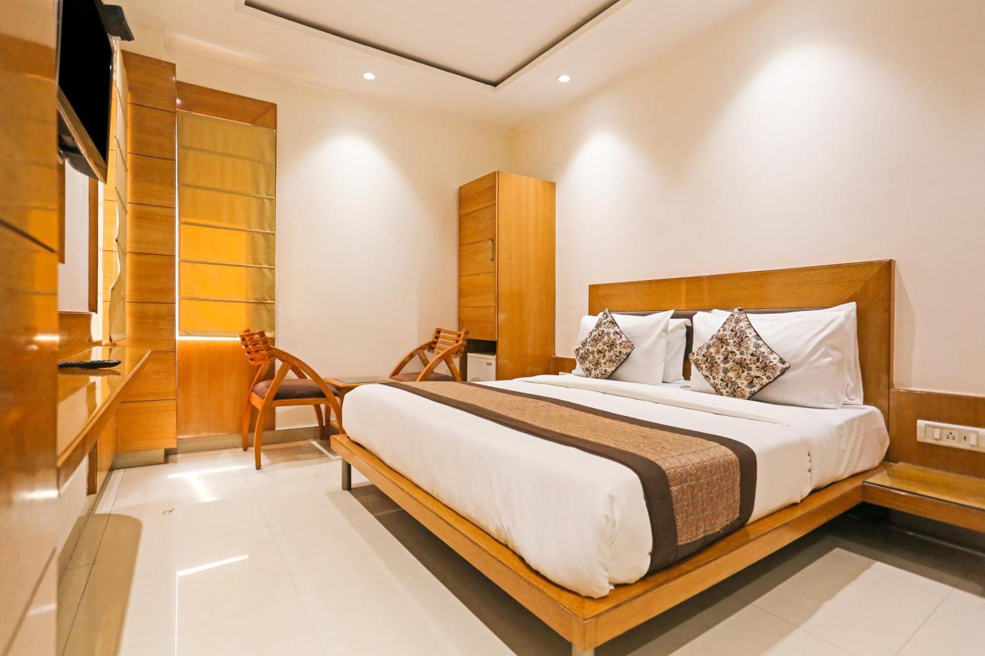 Hotel Silky Palace Near Igi Airportt นิวเดลี ภายนอก รูปภาพ