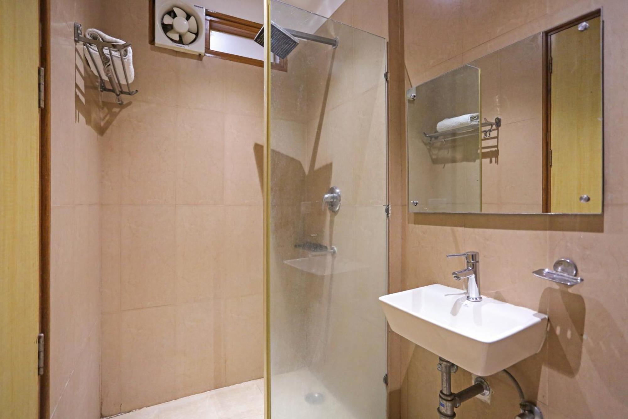 Hotel Silky Palace Near Igi Airportt นิวเดลี ภายนอก รูปภาพ