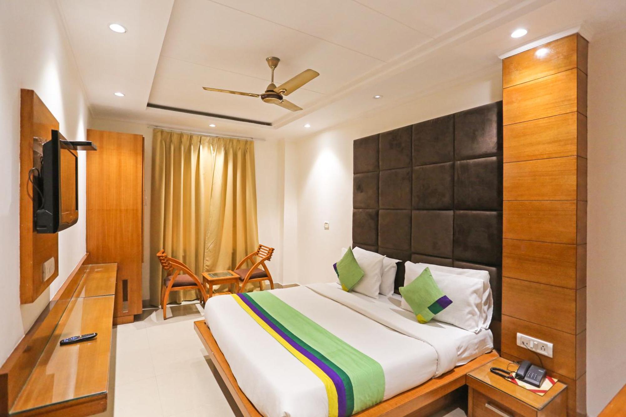 Hotel Silky Palace Near Igi Airportt นิวเดลี ภายนอก รูปภาพ
