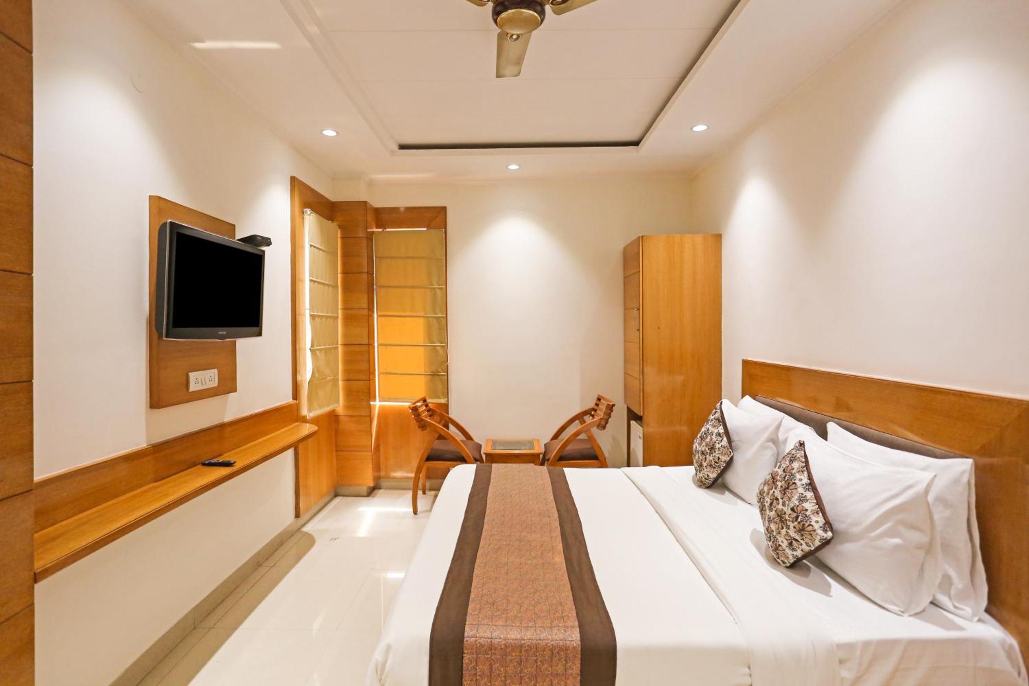 Hotel Silky Palace Near Igi Airportt นิวเดลี ภายนอก รูปภาพ