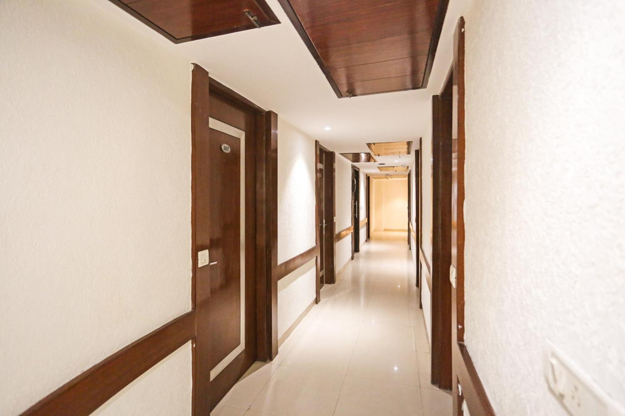 Hotel Silky Palace Near Igi Airportt นิวเดลี ภายนอก รูปภาพ
