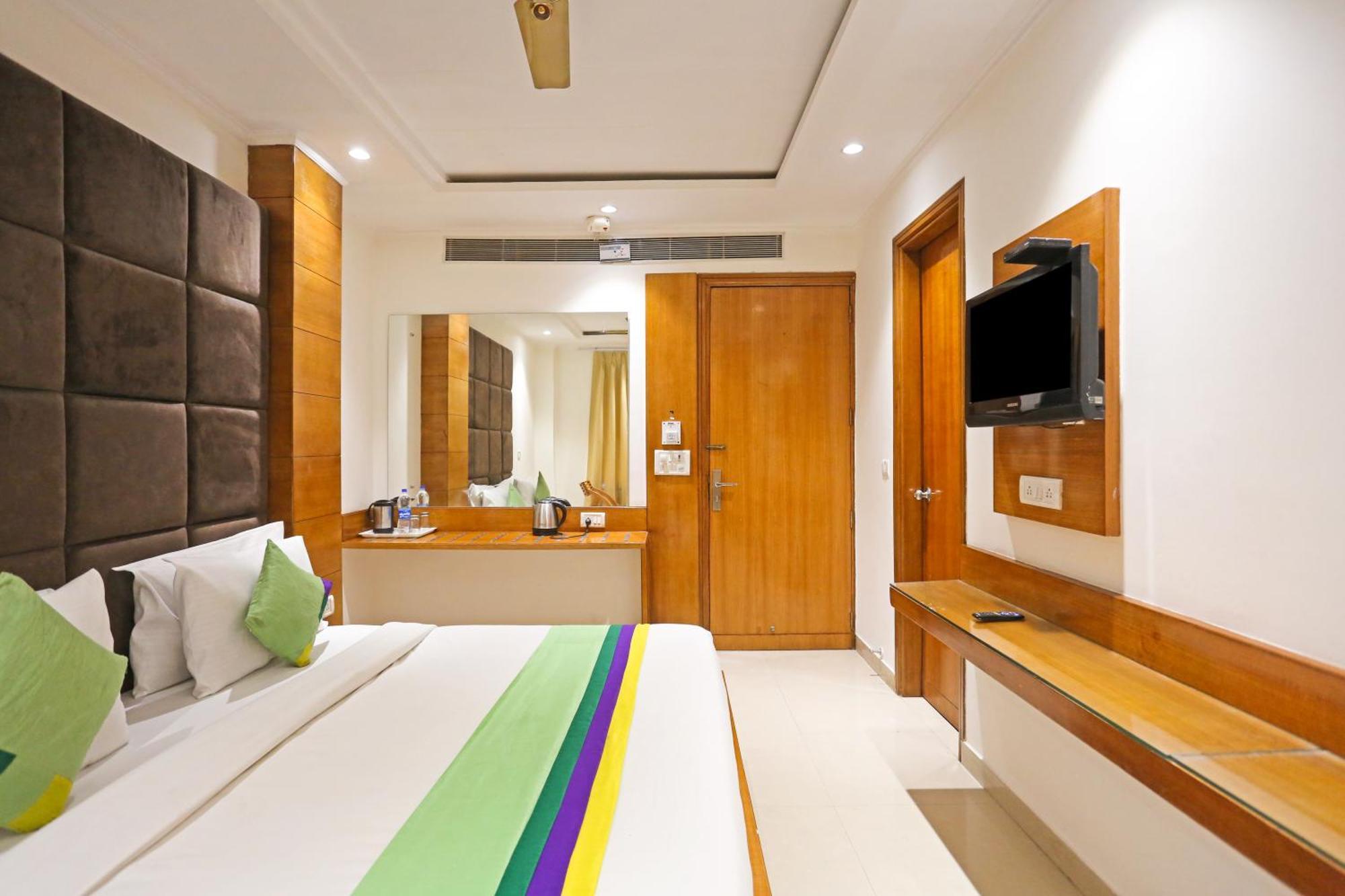 Hotel Silky Palace Near Igi Airportt นิวเดลี ภายนอก รูปภาพ