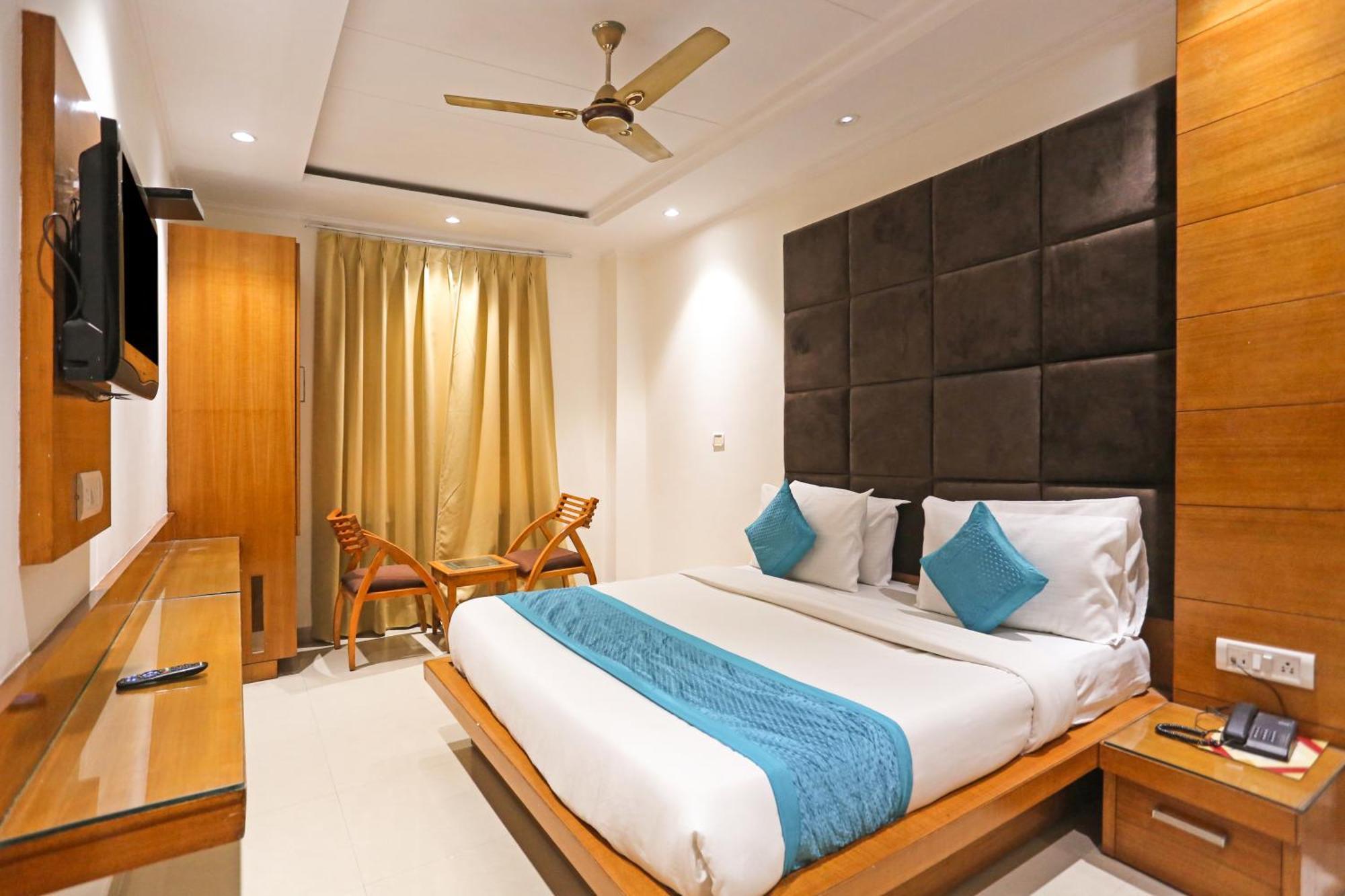 Hotel Silky Palace Near Igi Airportt นิวเดลี ภายนอก รูปภาพ