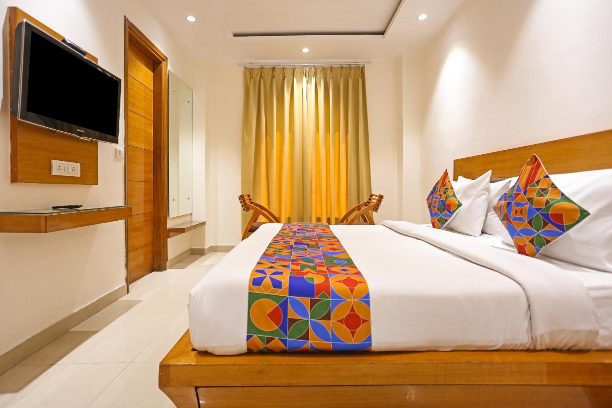 Hotel Silky Palace Near Igi Airportt นิวเดลี ภายนอก รูปภาพ