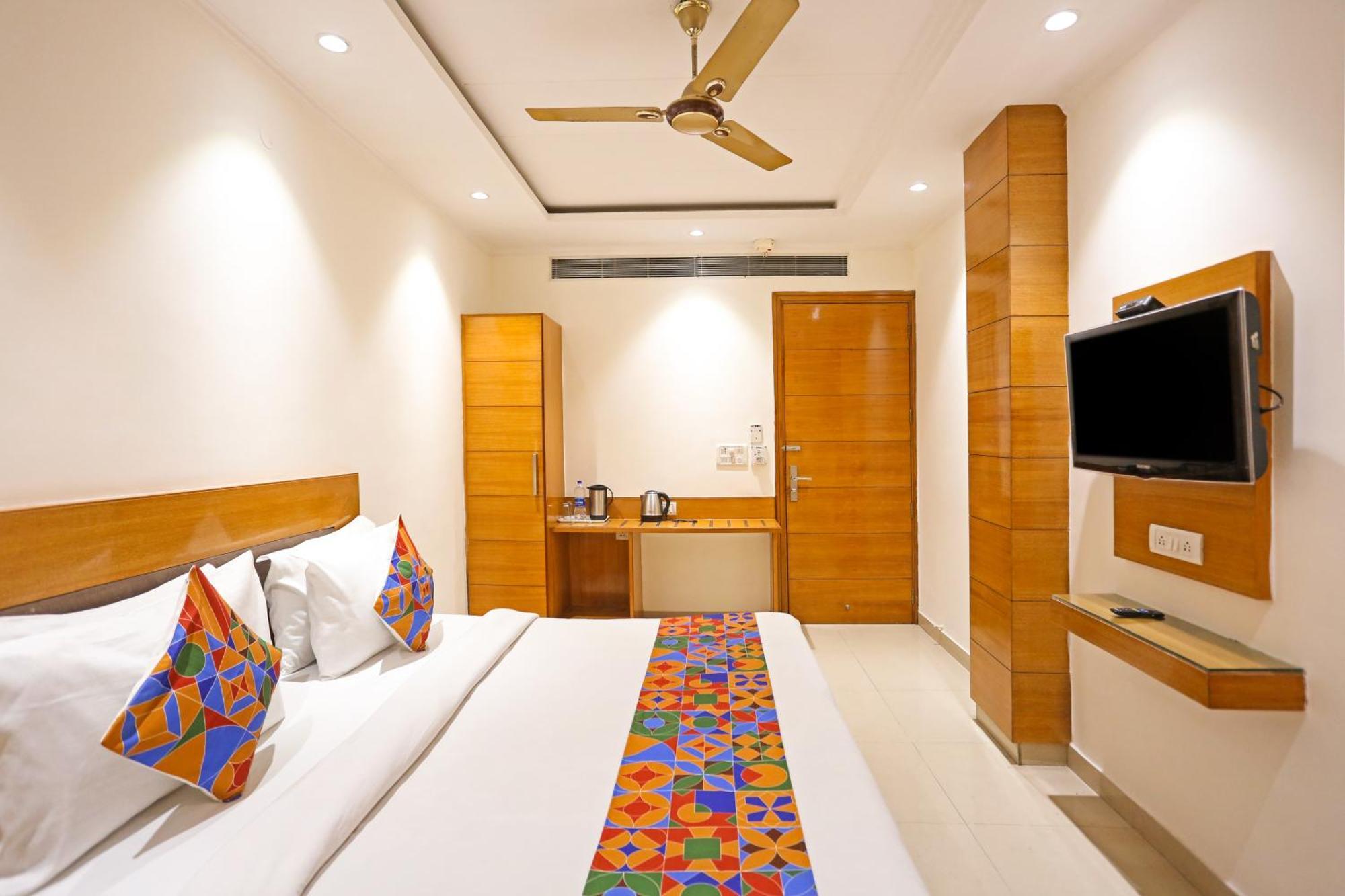 Hotel Silky Palace Near Igi Airportt นิวเดลี ภายนอก รูปภาพ