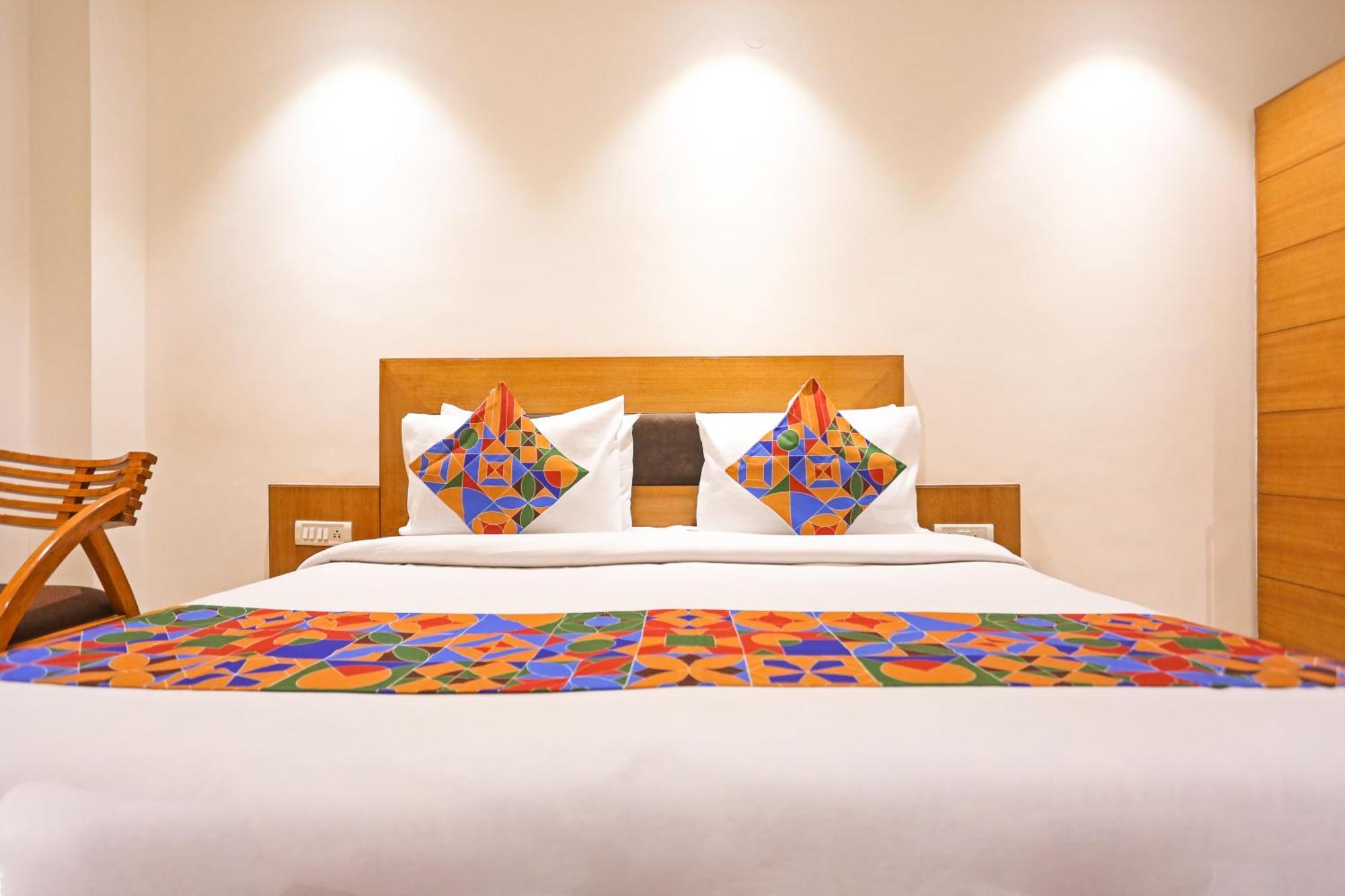 Hotel Silky Palace Near Igi Airportt นิวเดลี ภายนอก รูปภาพ