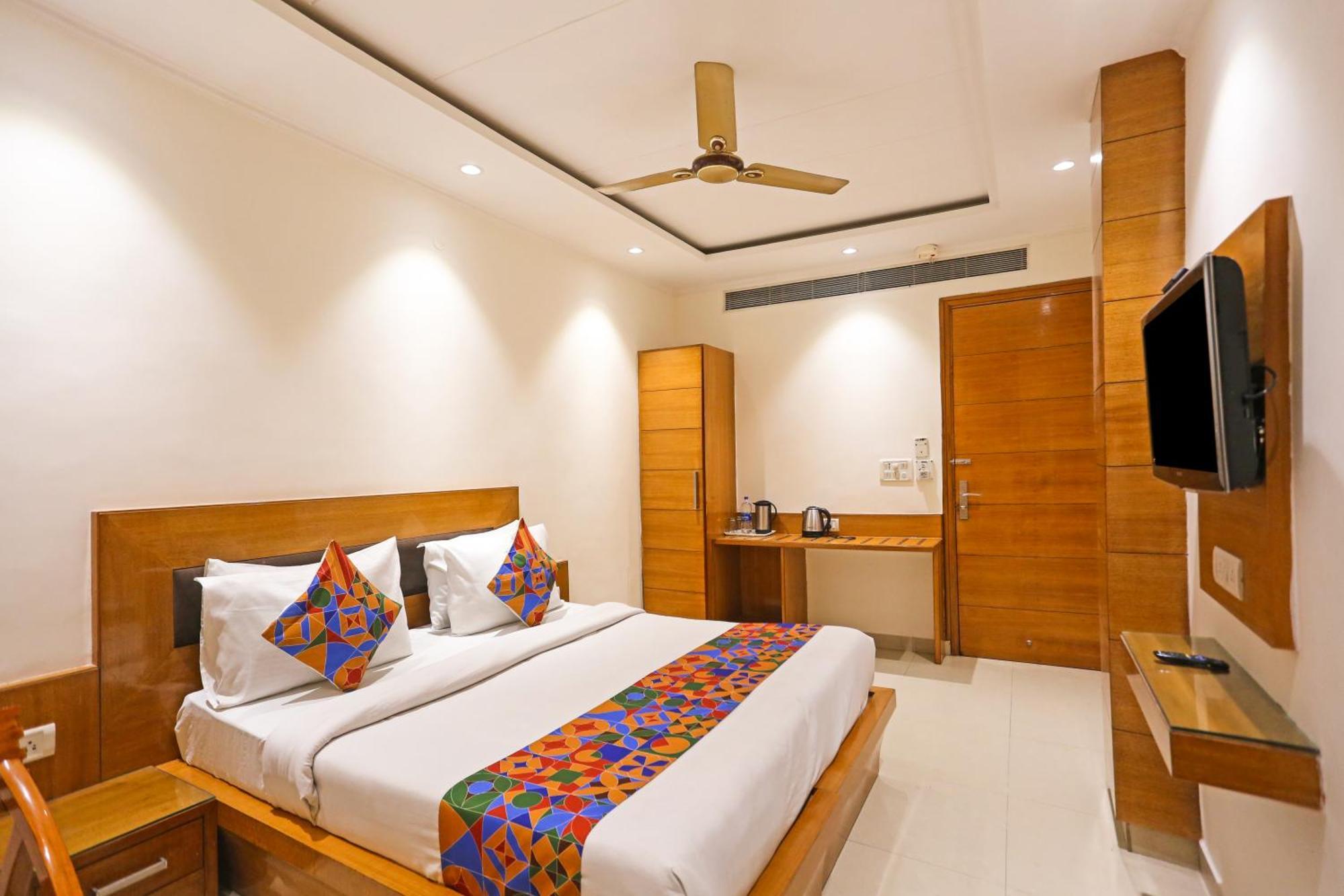 Hotel Silky Palace Near Igi Airportt นิวเดลี ภายนอก รูปภาพ