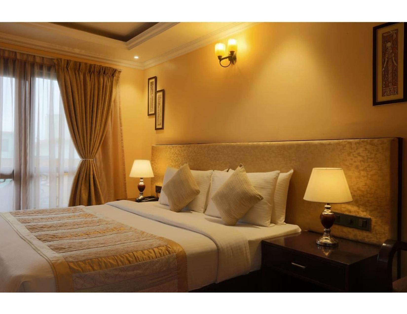 Hotel Silky Palace Near Igi Airportt นิวเดลี ภายนอก รูปภาพ