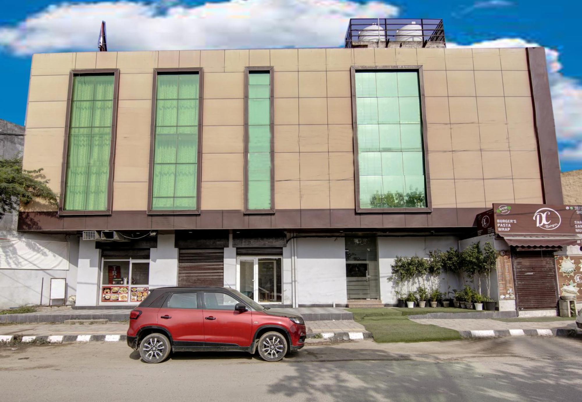 Hotel Silky Palace Near Igi Airportt นิวเดลี ภายนอก รูปภาพ