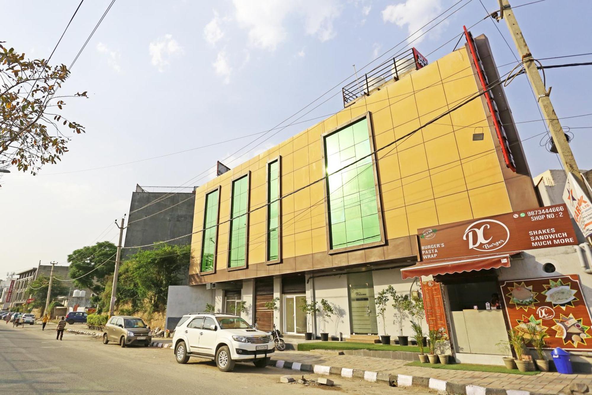 Hotel Silky Palace Near Igi Airportt นิวเดลี ภายนอก รูปภาพ